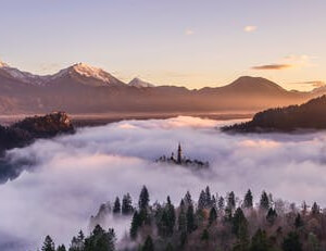 欧预赛比赛激烈对决，胜负难料