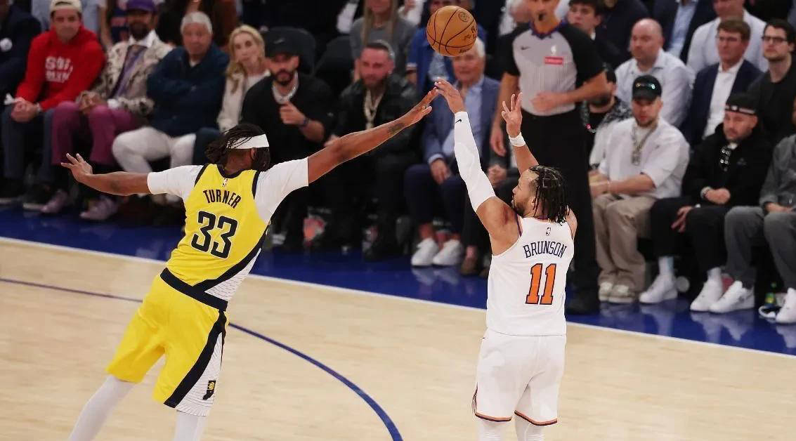 尼克斯主场不敌骑士，球迷心碎无奈(尼克斯主场不敌骑士,球迷心碎无奈图片)