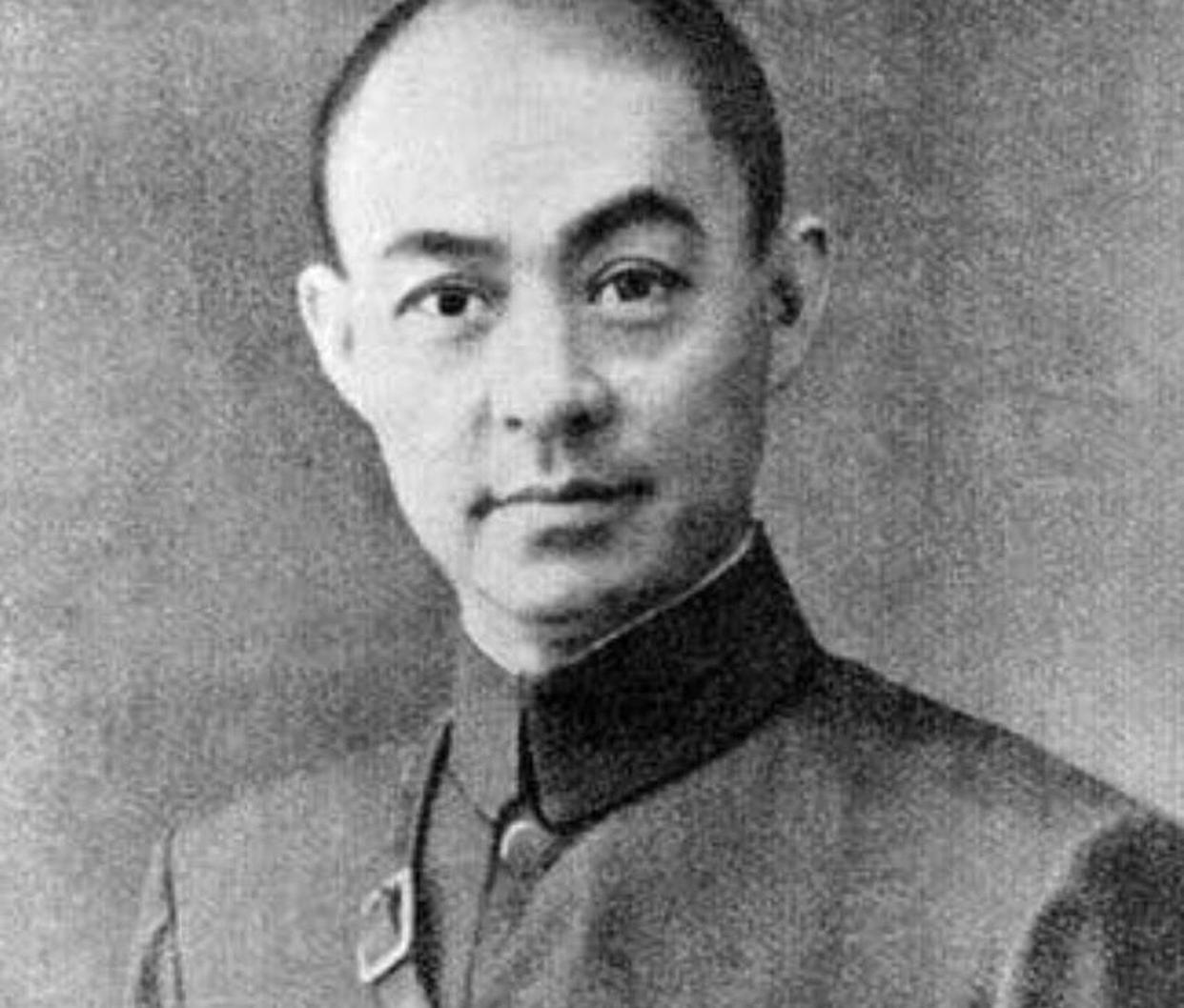 昆明队在对手紧逼下顽强抵抗,取得胜利 昆明队在对手紧逼下顽强抵抗,取得胜利