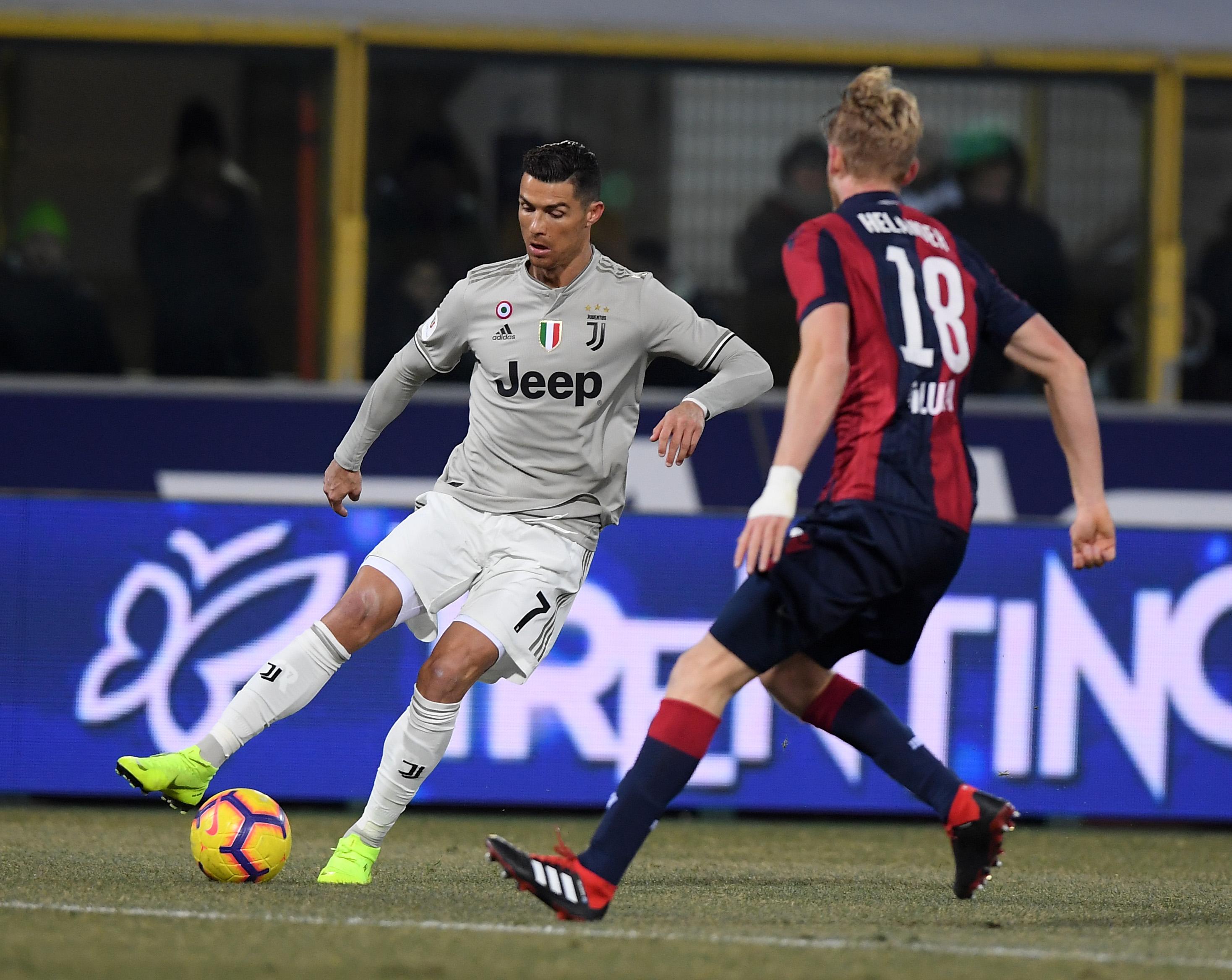 aoa体育体育官网入口-尤文图斯中场传边角关键球，协助取胜