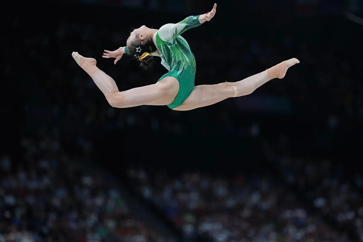 体操比赛:俄罗斯选手优雅动作获高分的简单介绍 体操比赛:俄罗斯选手优雅动作获高分的简单介绍