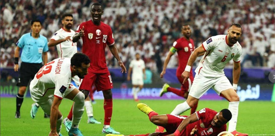 aoa体育体育app-亚洲俱乐部足球赛事引起轰动