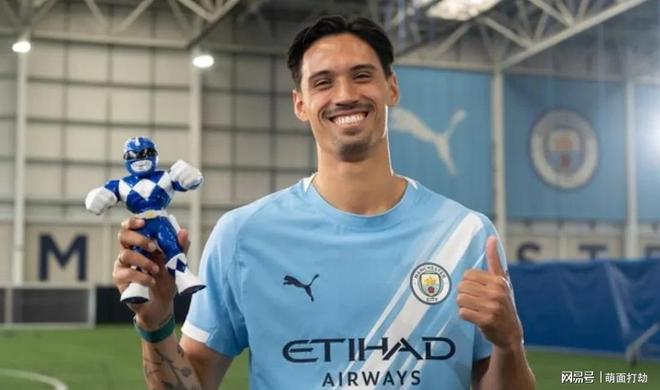 aoa体育体育直播-包含曼城新援火速适应，成为球队中坚力量的词条
