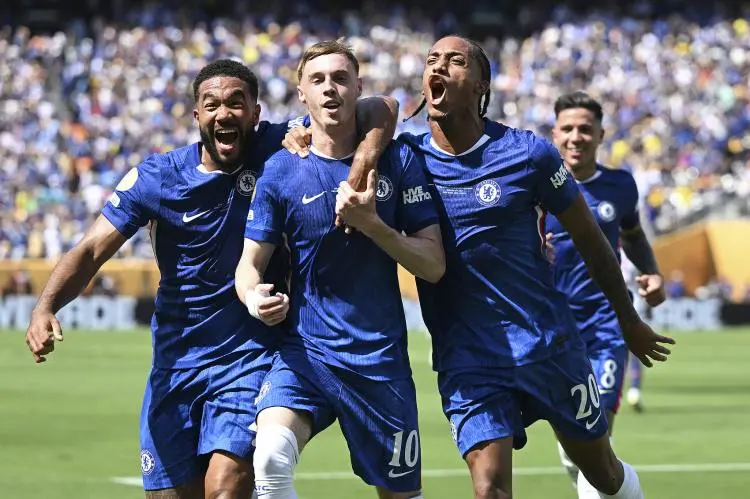 切尔西战术调整备受关注,球队士气高涨 切尔西战术调整备受关注,球队士气高涨