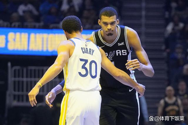 aoa体育体育直播-比赛疯狂！2:2战平结局，球迷热议