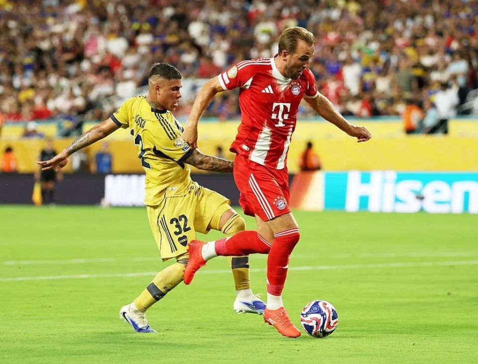 拜仁凯恩建功，横扫阿贾克斯晋级的简单介绍