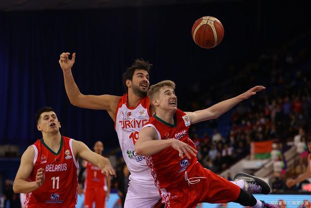 aoa体育体育网页版-白俄罗斯男篮凭借团队努力，挺进欧洲联赛四强