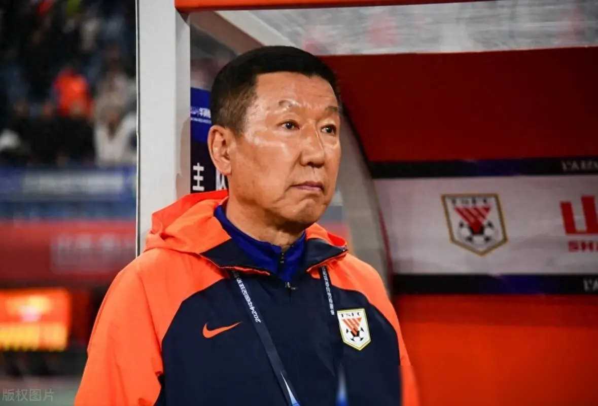 aoa体育体育官方登录入口-高层谋划转会事宜，球队引援是否如预期？