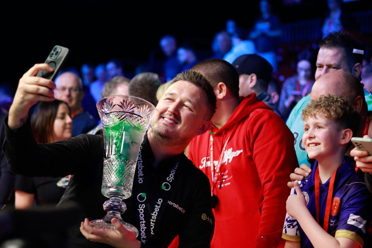 欧锦赛资格赛第二轮对决，势均力敌争夺晋级的简单介绍