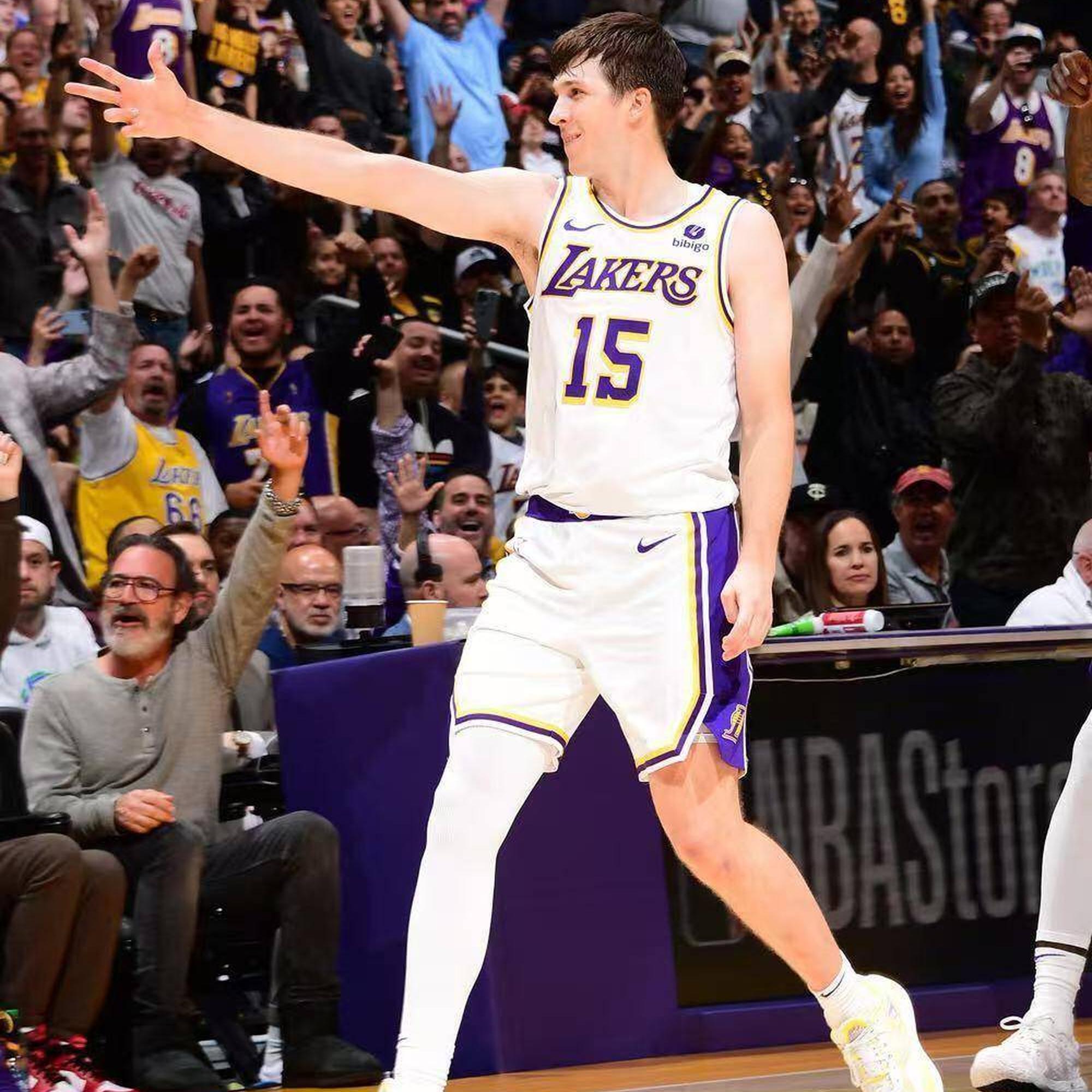 aoa体育体育地址-里弗斯当选最佳教练，费城人跻身季后赛