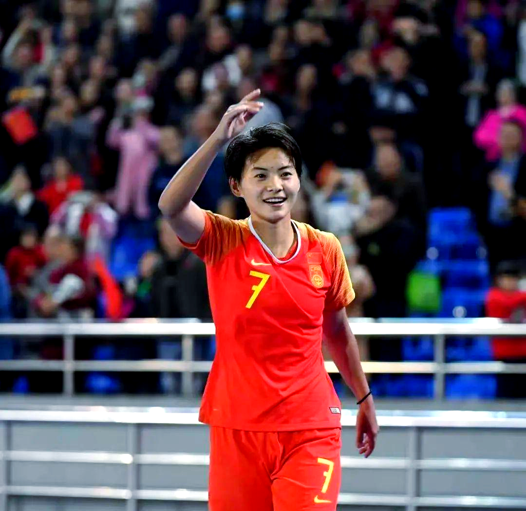 中国女足小将闪耀赛场，被赞为未来之星