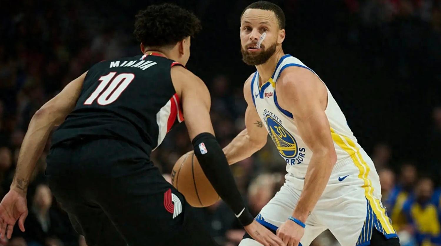 开拓者队击败对手，继续前进