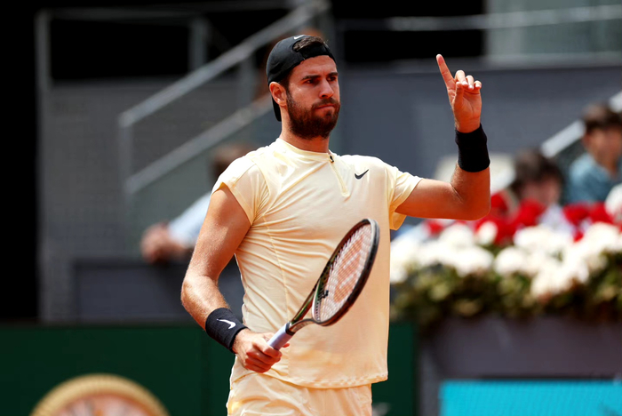 包含加拿大射击选手表现亮眼，奋力冲击前十的词条