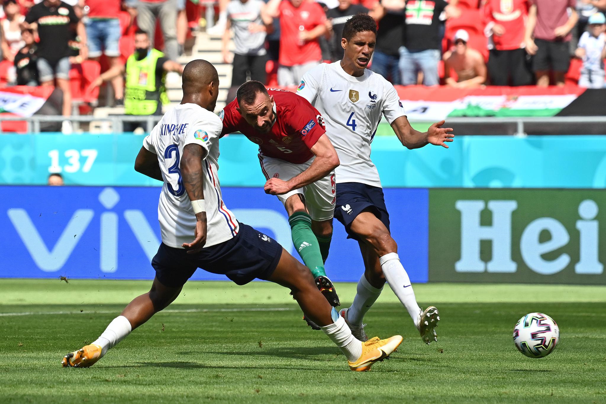 aoa体育体育网页版-澳大利亚客场搏杀匈牙利，夺回领先地位！的简单介绍