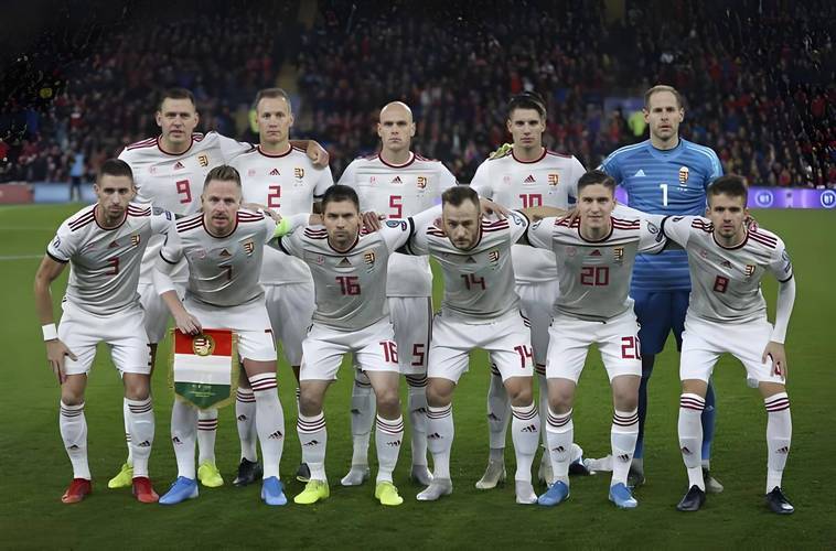 主场作战：球队面对强敌谋取胜利