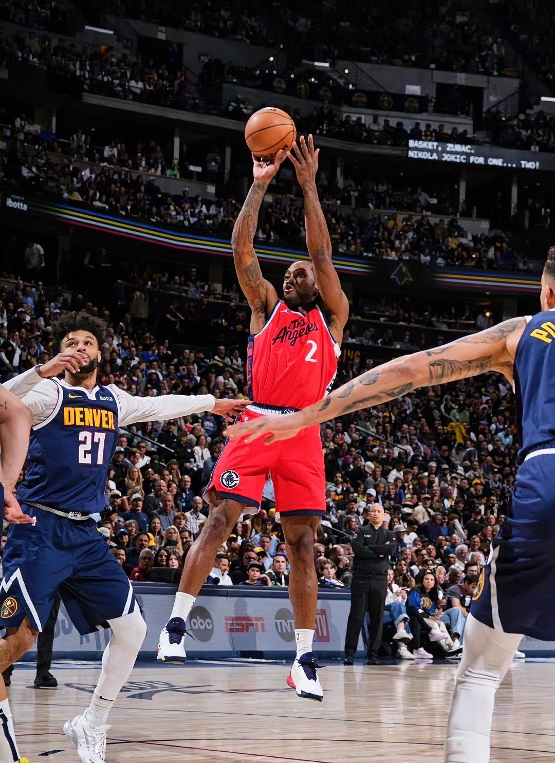 包含快船不敌雄鹿，莱昂纳德孤身难战的词条