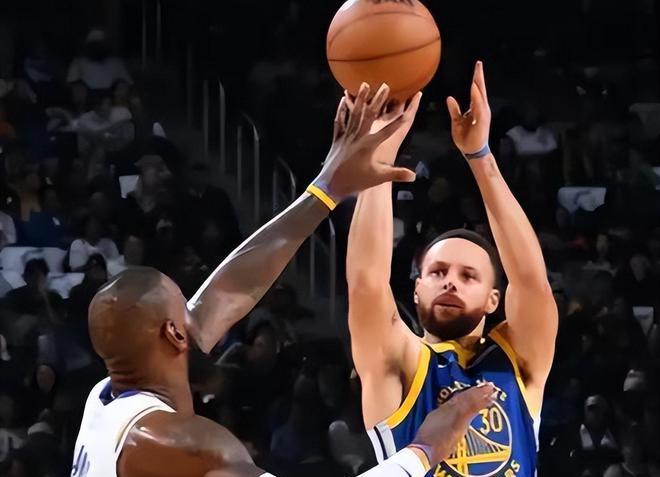 勇士大胜湖人取连胜赛，库里32分成最佳24号的简单介绍